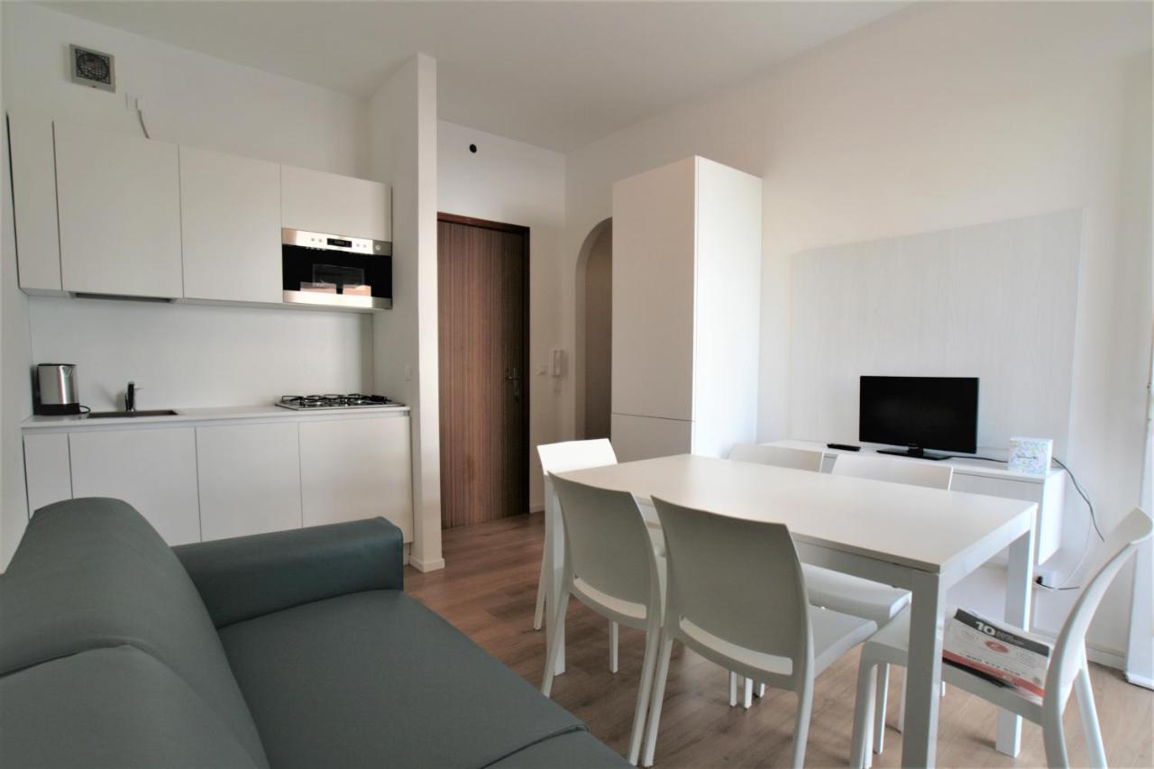 Residence Houston リド・ディ・イエゾロ エクステリア 写真